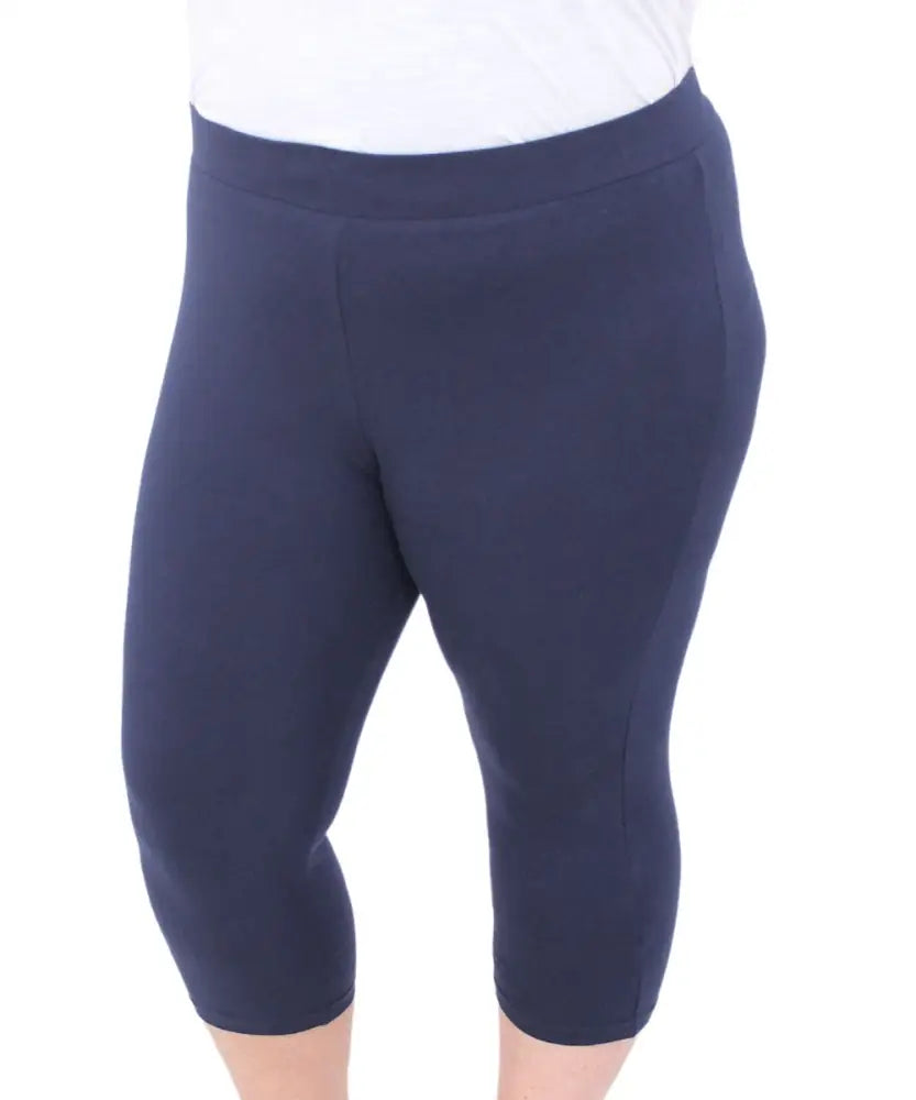 Navy blue ladies plain 3/4 leggings for workout and casual wear