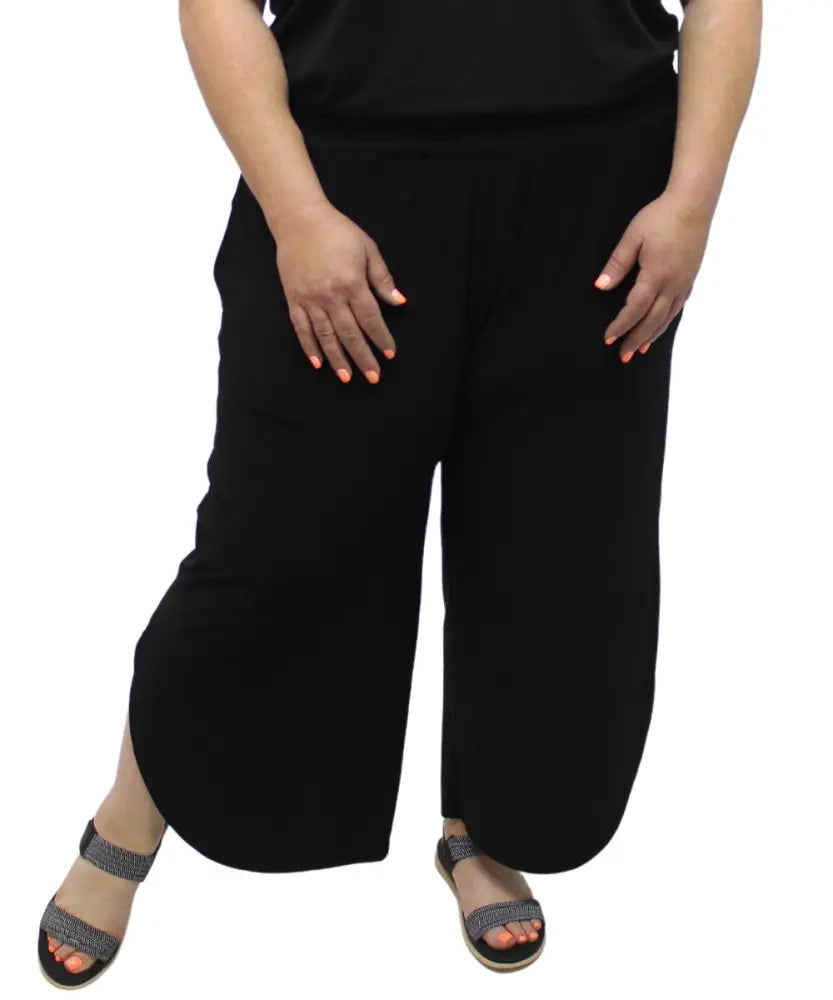 Ladies Plain Bon Bon Capri | R329.90 | Eagle Clothing | Plus Size | Big & Tall